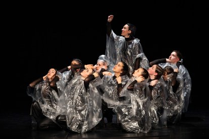 Los alumnos de primero a cuarto de profesional presentaron ayer, en dos pases, los trabajos coreográficos que han trabajado durante el curso y que volverán a representar.
