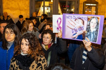 Imagen de la concentración de la plaza del Cid.