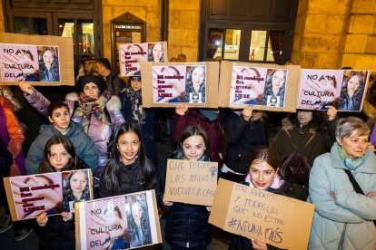 Imagen de la concentración de la plaza del Cid.