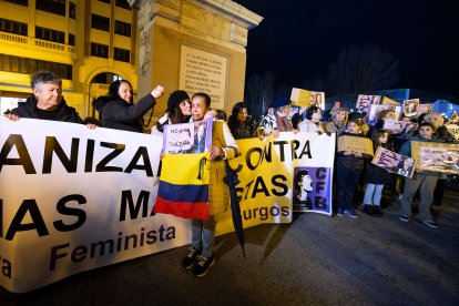 Imagen de la concentración de la plaza del Cid.