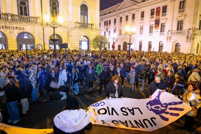 Imagen de la concentración de la plaza del Cid.