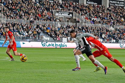 Imagen del partido entre el Burgos CF y el Almería.