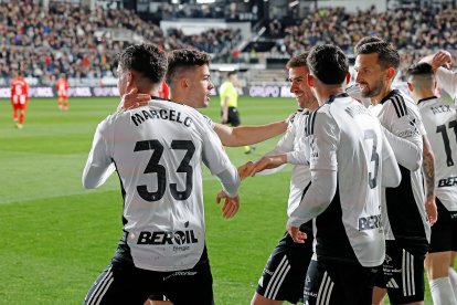 Imagen del partido entre el Burgos CF y el Almería.