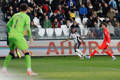 Imagen del partido entre el Burgos CF y el Almería.
