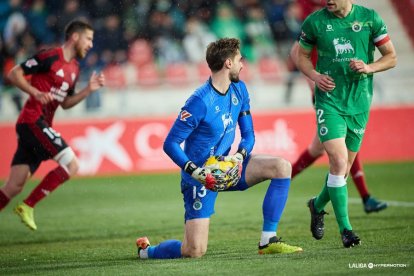 Imagen del partido entre el Mirandés y el Racing.