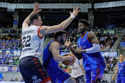 Imagen del partido entre el Silbö San Pablo Burgos y UEMC Real Valladolid.