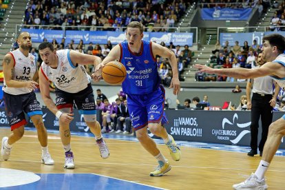 Imagen del partido entre el Silbö San Pablo Burgos y UEMC Real Valladolid.