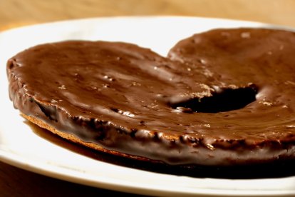 Primer plano de una palmera de chocolate de Pastelerías Juarreño. ECB.