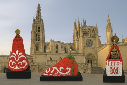 Vista trasera, lateral y frontal del manto que se colocará a Santa María este año para la Ofrenda Floral.
