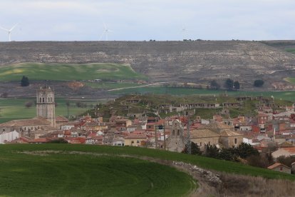 El barrio de las bodegas de Baltanás, situado en la parte alta del casco urbano, está integrado por unas 375 bodegas, excavadas alrededor de un cerro