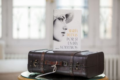 'Por si un día volvemos' es la nueva novela de María Dueñas.