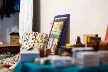 Piezas, enseres y muebles que se pueden encontrar en el mercado que actualmente organiza Nathalie.