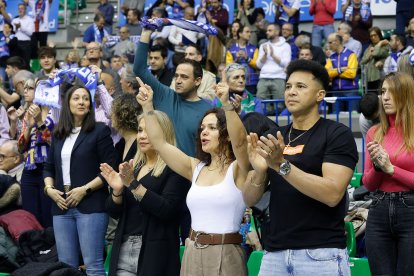 El Coliseum vuelve a disfrutar con otra victoria.