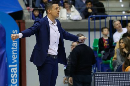 El Coliseum vuelve a disfrutar con otra victoria.