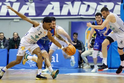 El Coliseum vuelve a disfrutar con otra victoria.