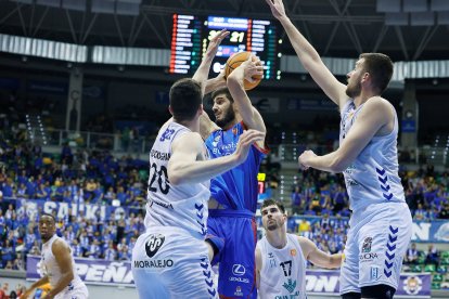 El Coliseum vuelve a disfrutar con otra victoria.