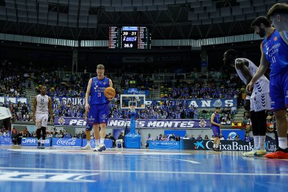 El Coliseum vuelve a disfrutar con otra victoria.
