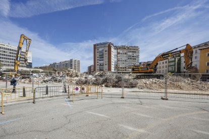 El derribo del Mercado Norte da paso a una singular vista.