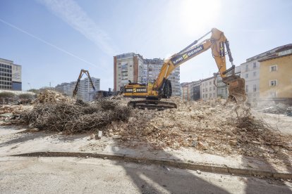 Comienza ahora la fase de retirada del escombro y las tuberías de fibrocemento