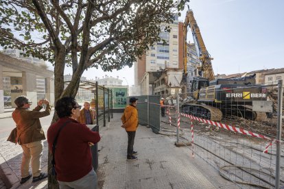 Con el adiós al Mercado Norte llega también el fin del 'espectáculo' que ha supuesto su demolición.