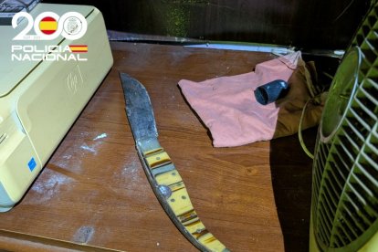 Navaja intervenida por la Policía Nacional.