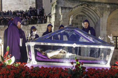 Imagen de la procesión del Santo Entierro.
