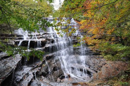 Cascada de La Salceda.