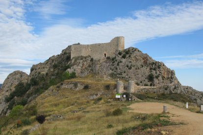 Castillo de los Rojas en Poza de la Sal.