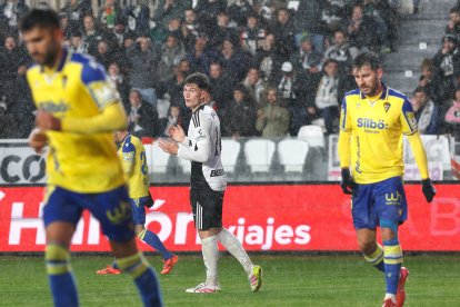 Imagen del partido entre el Burgos CF y el Cádiz.