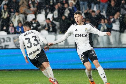 Imagen del partido entre el Burgos CF y el Cádiz.