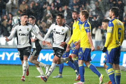 Imagen del partido entre el Burgos CF y el Cádiz.