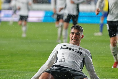 Imagen del partido entre el Burgos CF y el Cádiz.