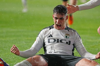 Imagen del partido entre el Burgos CF y el Cádiz.