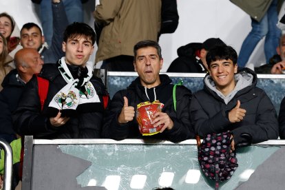 Imagen del partido entre el Burgos CF y el Cádiz.