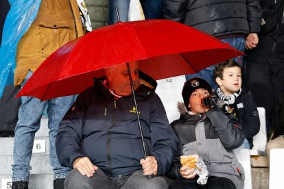 Imagen del partido entre el Burgos CF y el Cádiz.