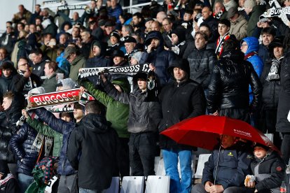 Imagen del partido entre el Burgos CF y el Cádiz.