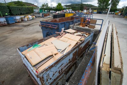 Residuos depositados en el punto limpio Norte de Burgos.
