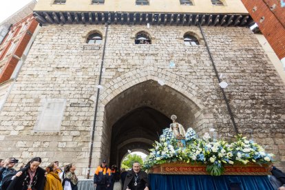 Instante de la Procesión del Anuncio Pascual.