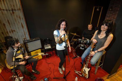 La muestra se inauguró con música.