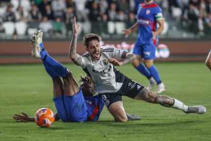 Imagen del partido entre el Burgos CF y el Elche.