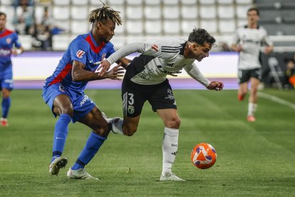 Imagen del partido entre el Burgos CF y el Elche.