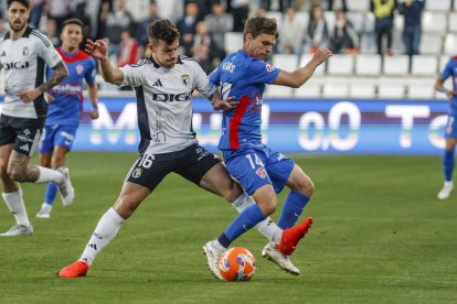 Imagen del partido entre el Burgos CF y el Elche.
