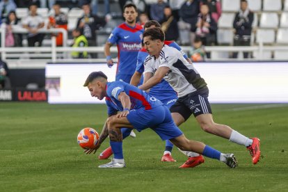 Imagen del partido entre el Burgos CF y el Elche.