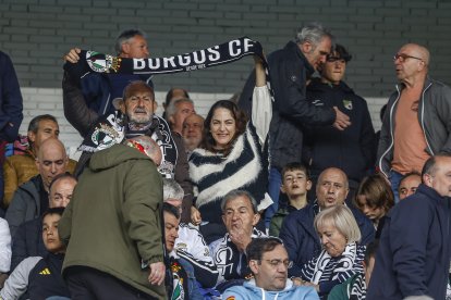 Imagen de aficionados en el partido entre el Burgos CF y el Elche.