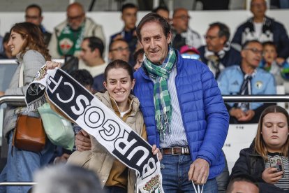 Imagen de aficionados en el partido entre el Burgos CF y el Elche.