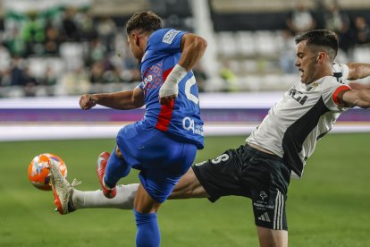 Imagen del partido entre el Burgos CF y el Elche.