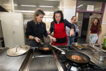 Mari Carmen Villarroel y Laura Flores, de Carnicerías Sedano.
