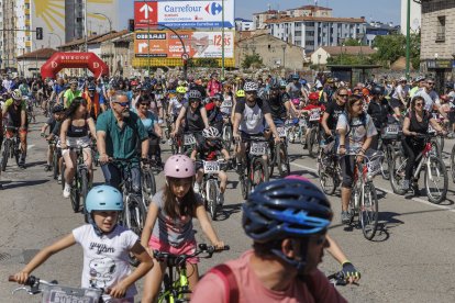 Miles de personas participaron en la XXIII edición del Día de la Bici organizado por Fundación Candeal- Proyecto Hombre.