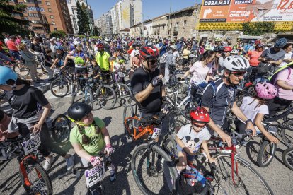 Miles de personas participaron en la XXIII edición del Día de la Bici organizado por Fundación Candeal- Proyecto Hombre.