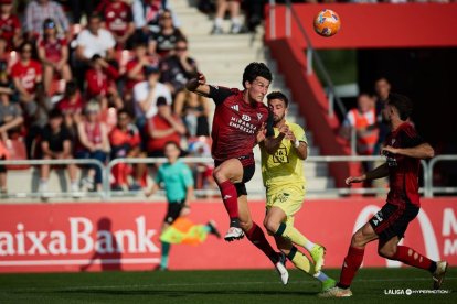 Sin puntería ni premio: el Mirandés tropieza ante un Almería que resiste.
